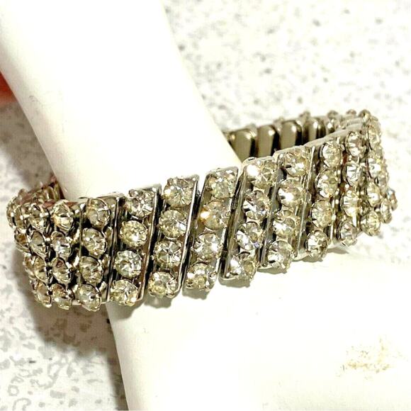 Vintage Mid Century Accordion Stretch Bracelet Silver Tone & White Rhinestones - Picture 5 of 6